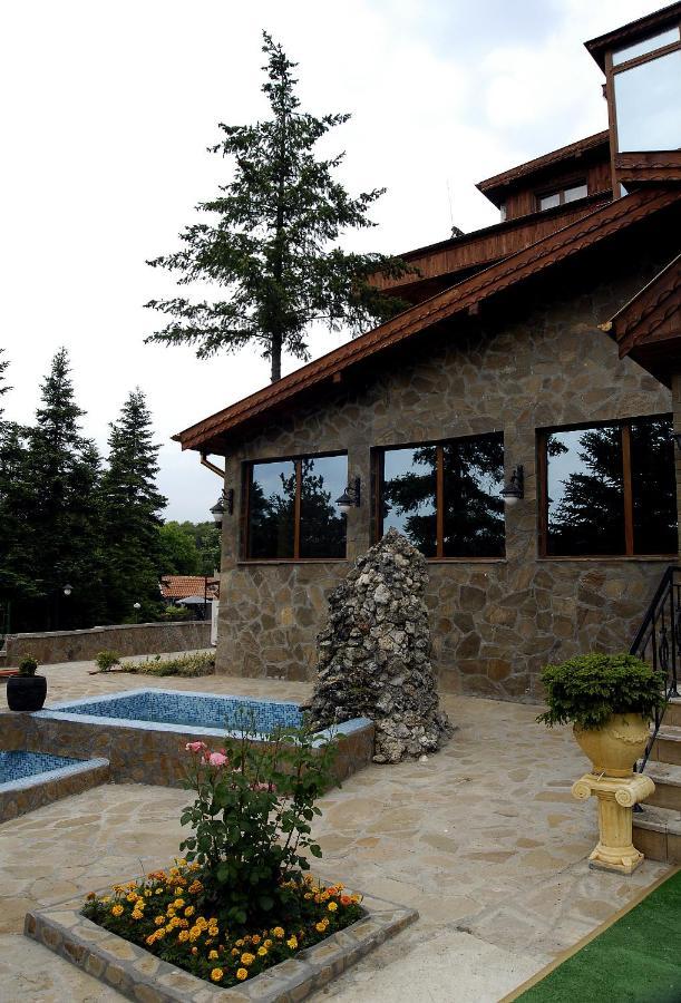 Хотел Галина Палас Srem Dış mekan fotoğraf