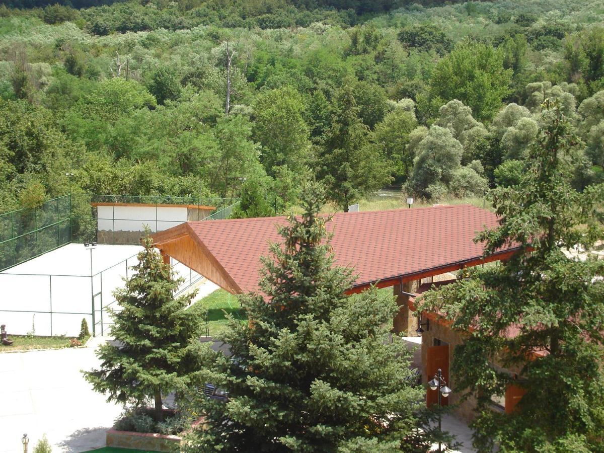 Хотел Галина Палас Srem Dış mekan fotoğraf